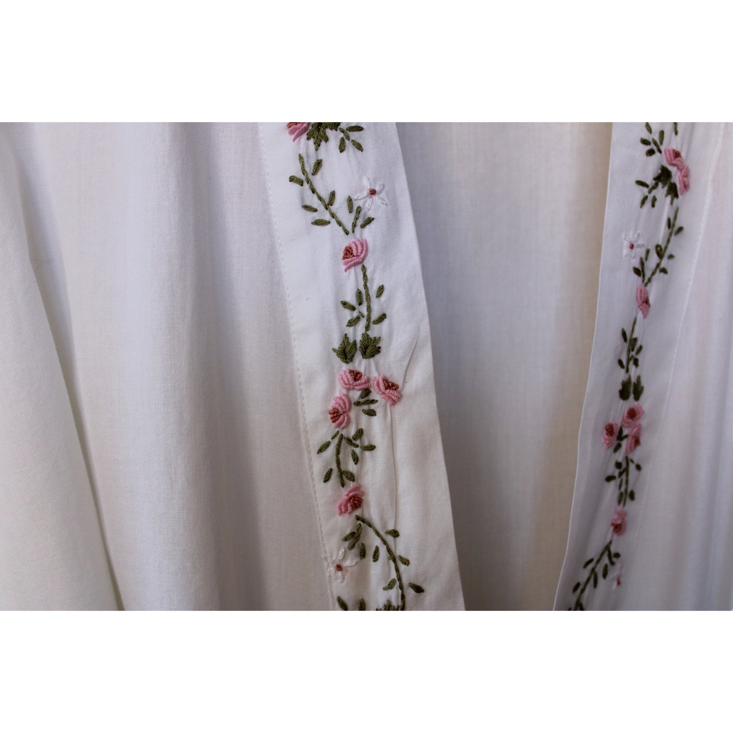 Rosebud Robe