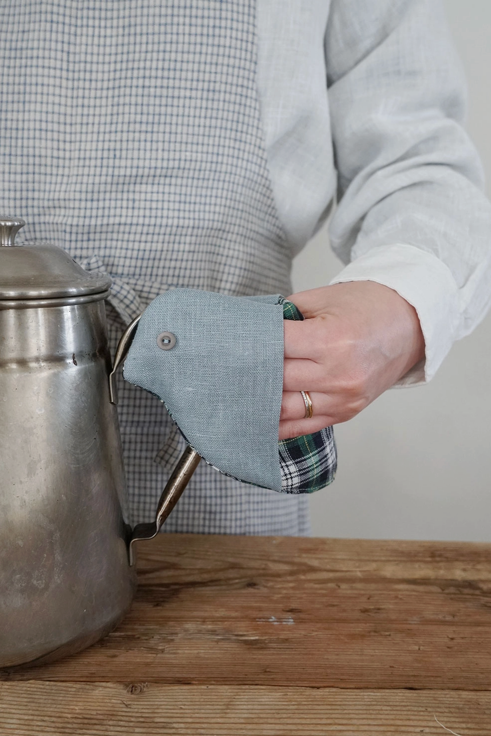 Linen Bird Pot Holder