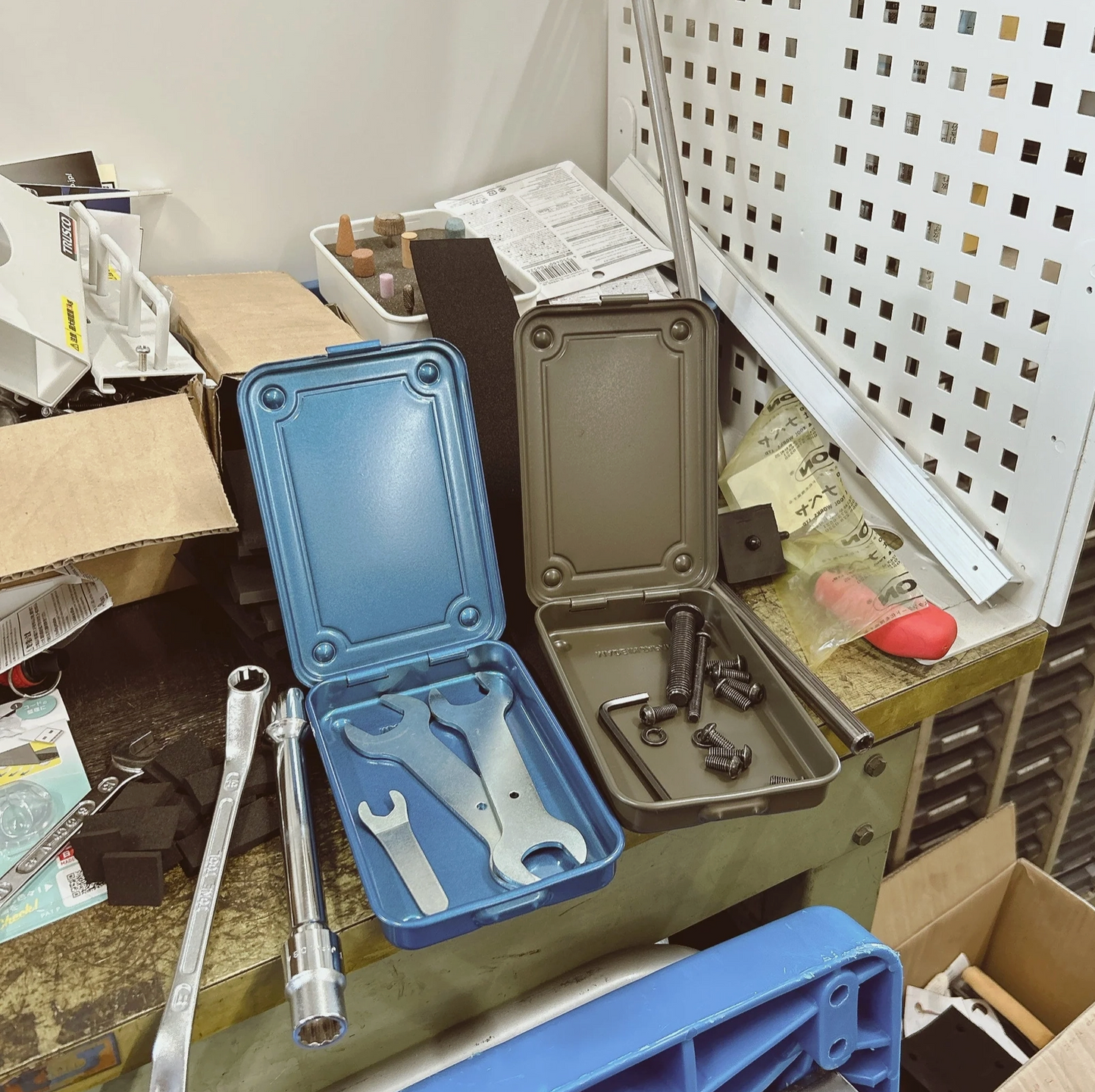 T-152 Steel Stackable Storage Box - Blue